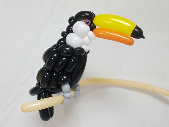 balloon-toucan